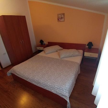 Guest House Ilic Loborika Εξωτερικό φωτογραφία