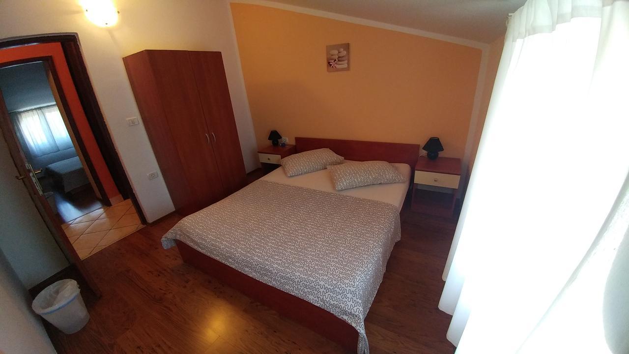 Guest House Ilic Loborika Εξωτερικό φωτογραφία