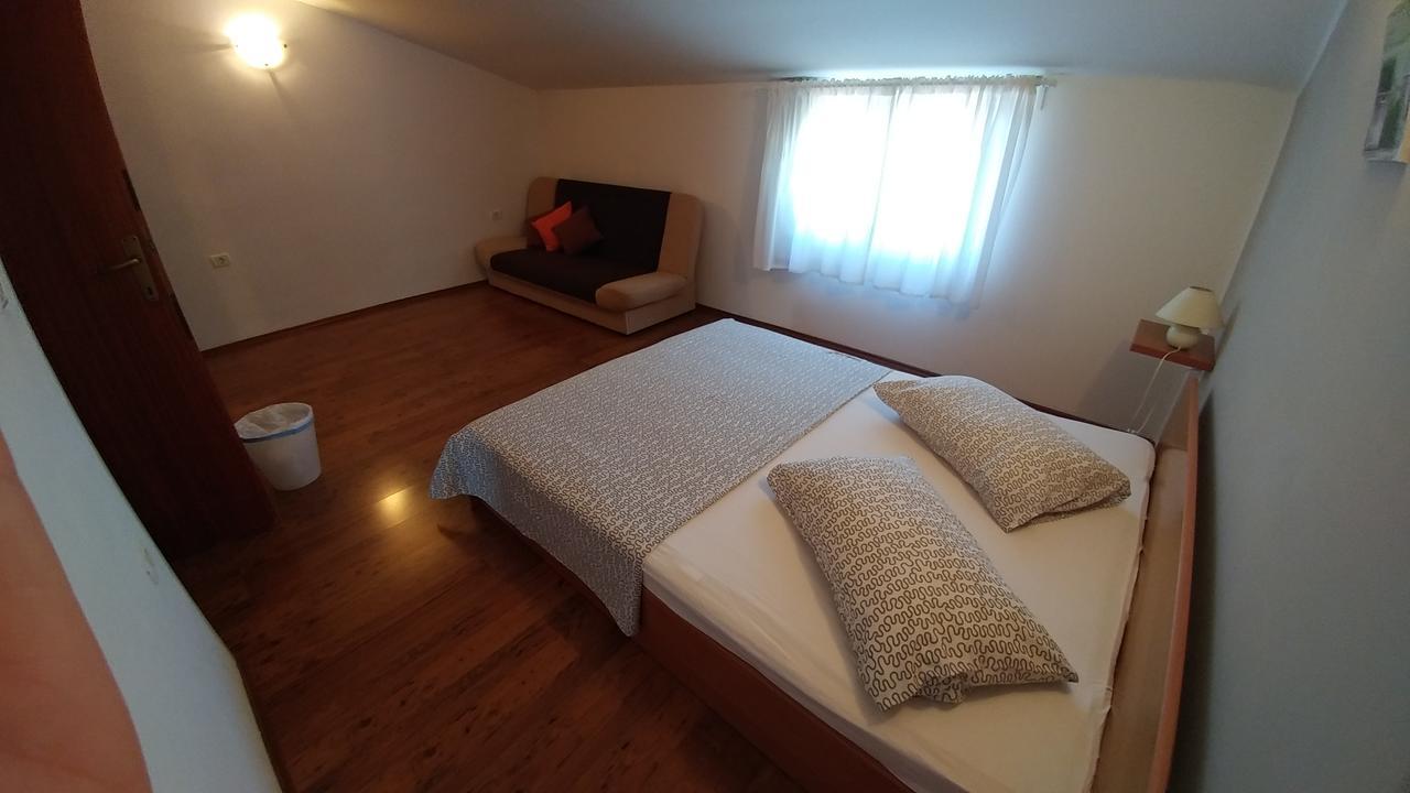 Guest House Ilic Loborika Εξωτερικό φωτογραφία