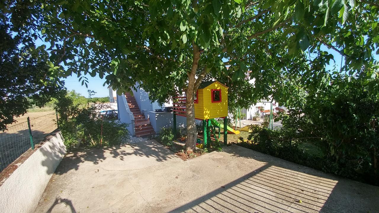 Guest House Ilic Loborika Εξωτερικό φωτογραφία