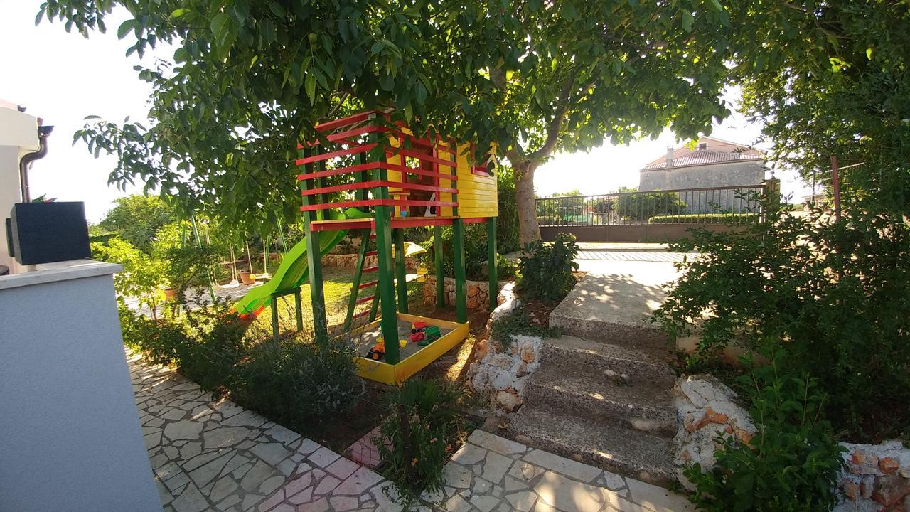 Guest House Ilic Loborika Εξωτερικό φωτογραφία